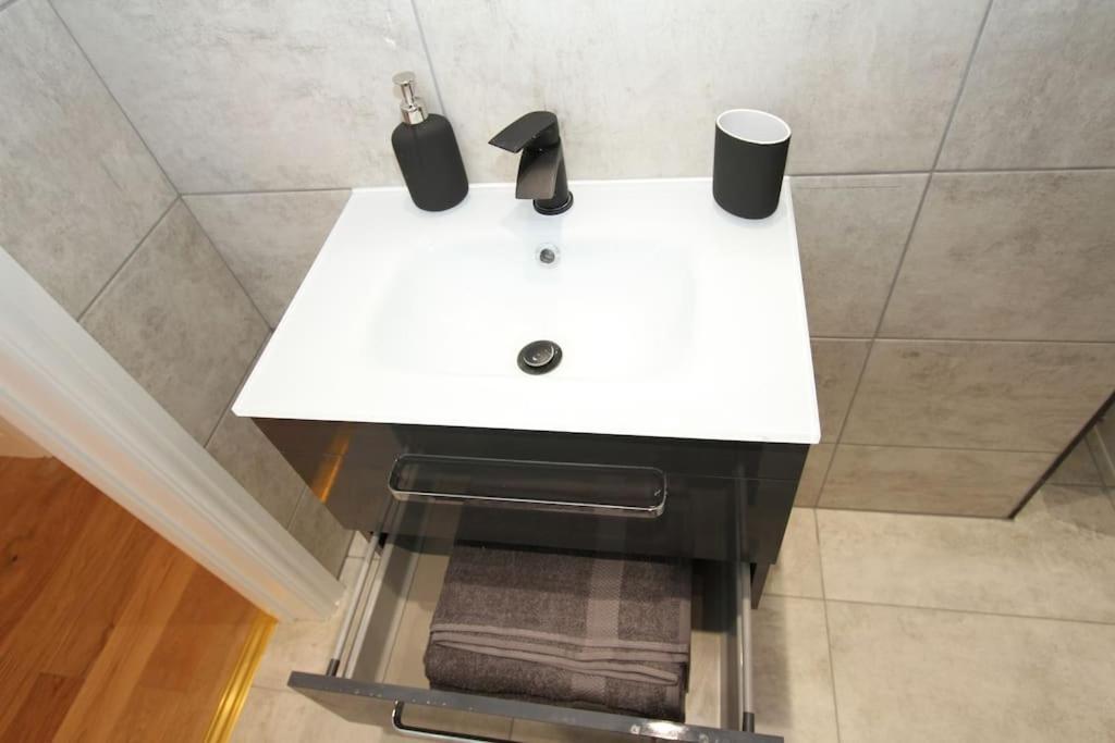 לונדון Lovely One Bed Apartment-Near All Transport-Village-Freeparking מראה חיצוני תמונה